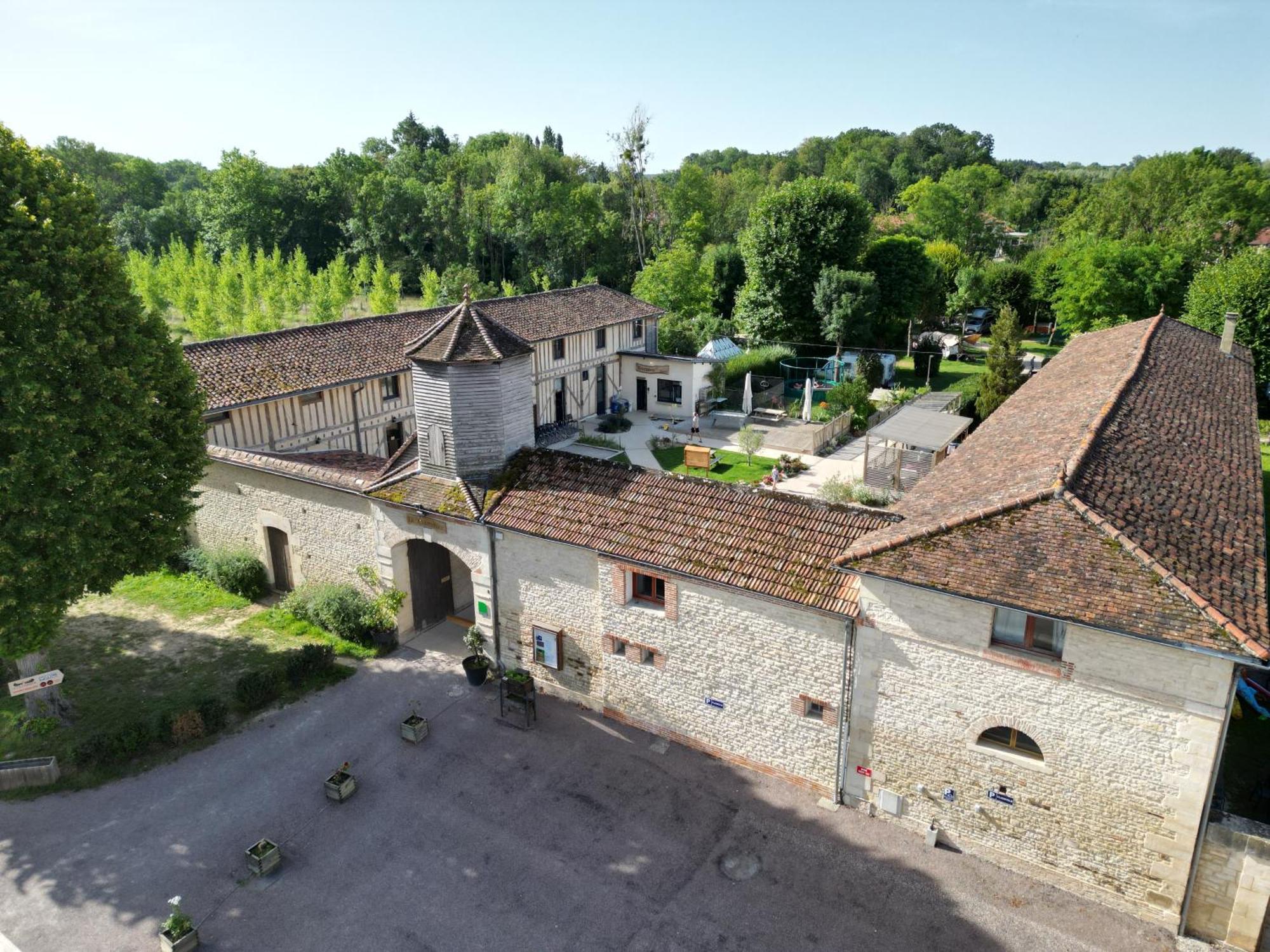 Domaine Le Colombier Bed & Breakfast Dienville Exterior photo